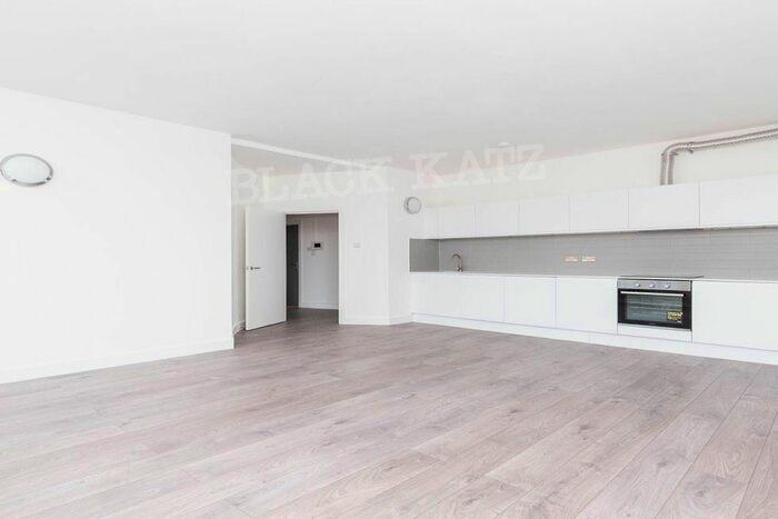 2 Bedroom Flat To Rent In Tyssen Street, London, E8