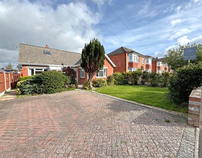 4 Bedroom Detached Bungalow For Sale In Beech Road, Weymouth, DT3