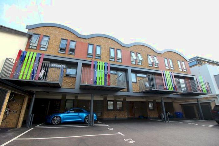 3 Bedroom Property To Rent In Vale Road, Bushey, WD23