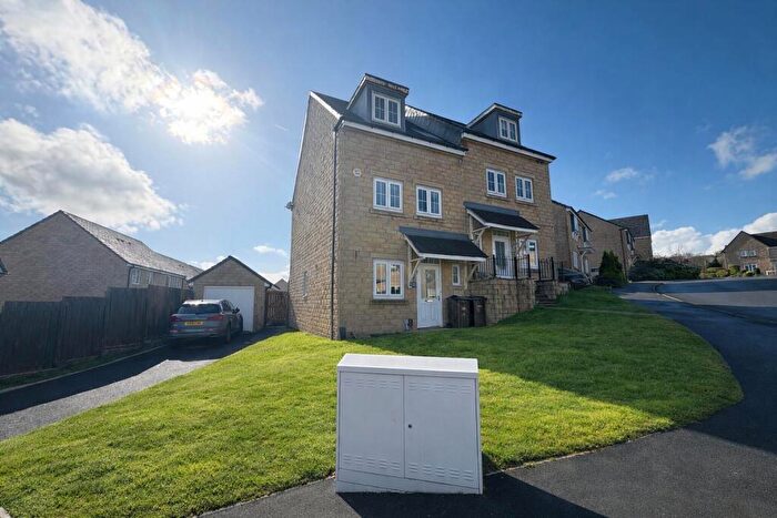 3 Bedroom Semi Detached House To Rent In Beacon Hill, Keighley, BD22