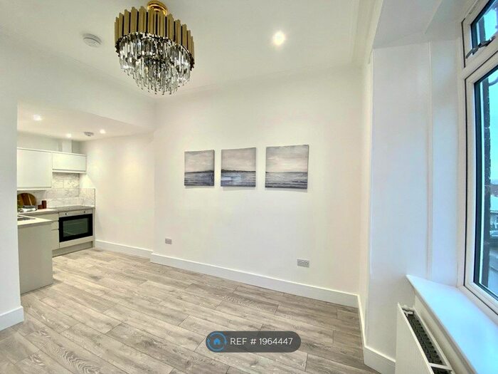 1 Bedroom Flat To Rent In Rumblingwell, Dunfermline, KY12