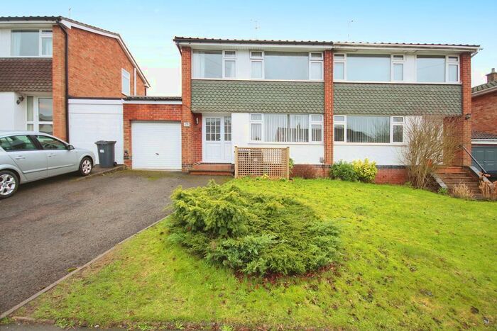 3 Bedroom Semi-Detached House For Sale In The Grange, Cubbington, Leamington Spa, Warwickshire, CV32