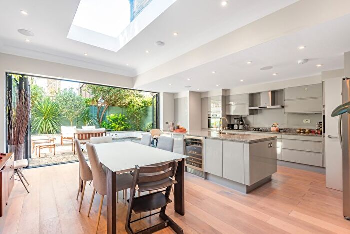 4 Bedroom Detached House To Rent In Ursula Street, Battersea, London, SW11