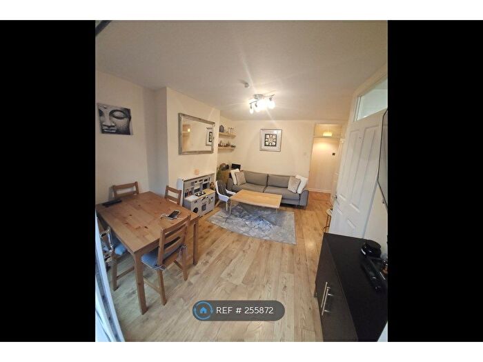 2 Bedroom Maisonette To Rent In Orpington Road, London, N21