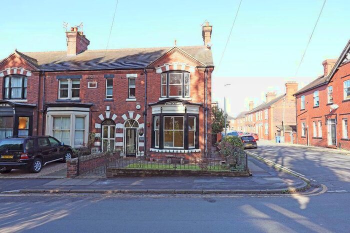 3 Bedroom End Of Terrace House To Rent In Queens Road, Penkhull, Stoke On Trent, Staffordshire, ST4