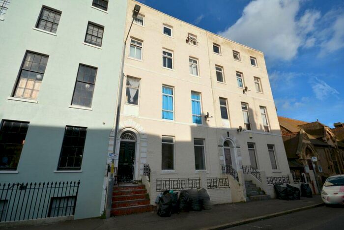 1 Bedroom Flat To Rent In Union Crescent, Margate, CT9