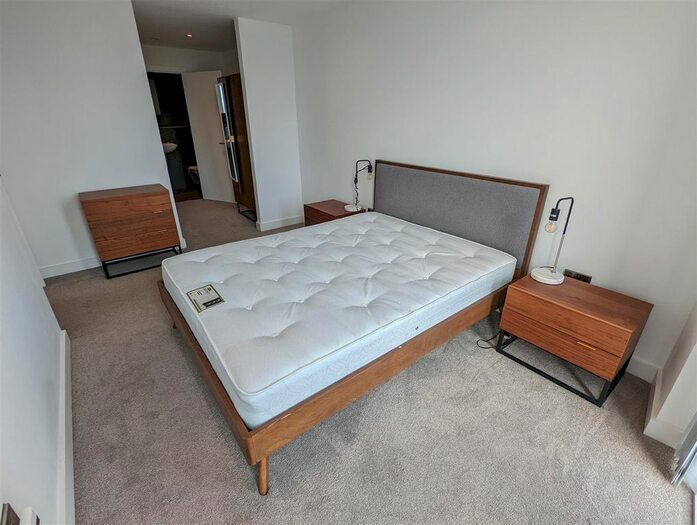 2 Bedroom Flat To Rent In Deansgate Square, Owen Street, Manchester, M15