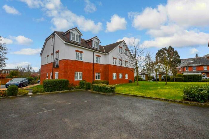 1 Bedroom Apartment To Rent In Kingsway, Woking, Surrey, GU21