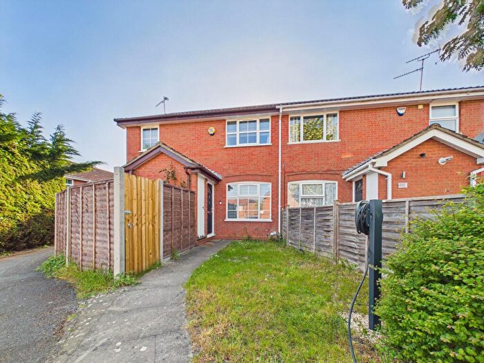 1 Bedroom Terraced House For Sale In Fernhurst Road, Calcot, RG31
