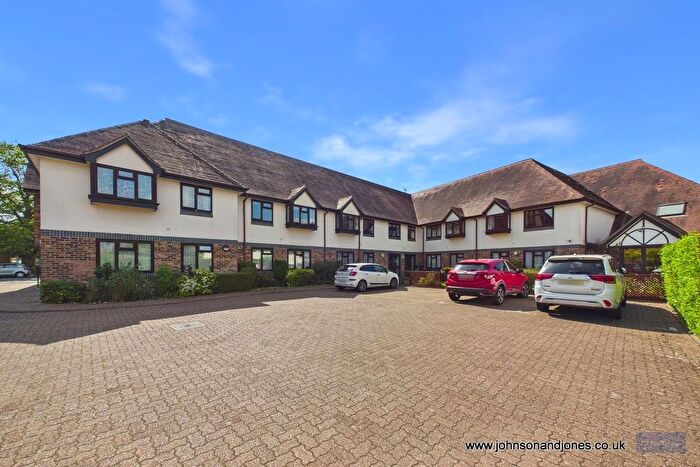 1 Bedroom Property To Rent In Abbey Road, Chertsey, KT16