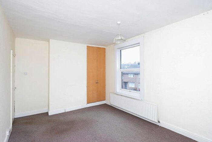 3 Bedroom Terraced House For Sale In Woodseats Road, Sheffield, South Yorkshire, S8