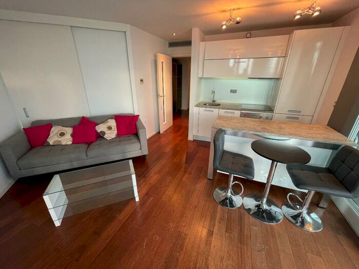 2 Bedroom Apartment To Rent In Beetham Tower, Holloway Circus, B1