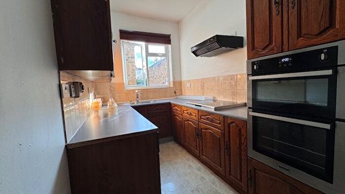 2 Bedroom Flat To Rent In Alexandra Grove, London, N4