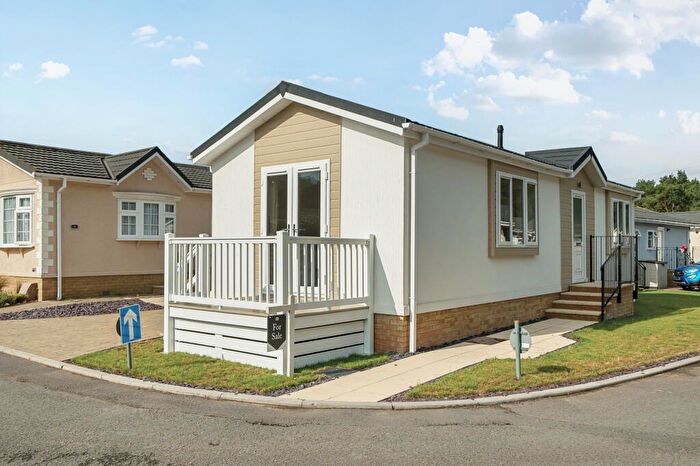 2 Bedroom Park Home For Sale In Bordon, Hampshire, GU35