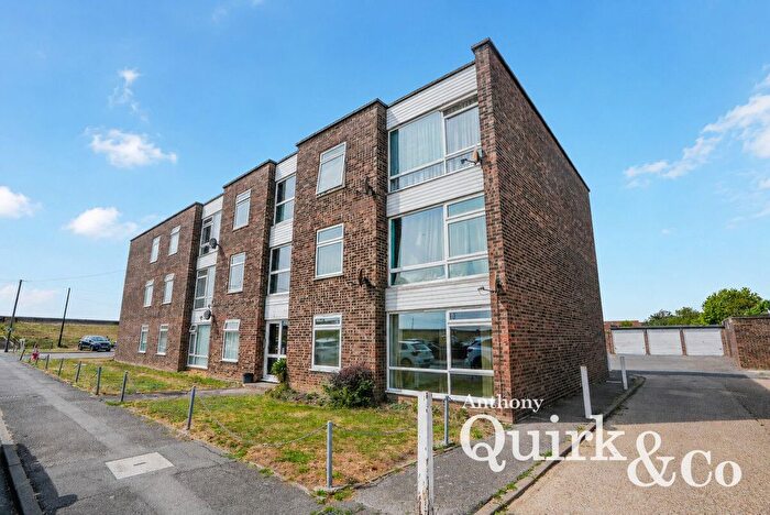2 Bedroom Flat For Sale In Eastern Esplanade, Canvey Island, SS8