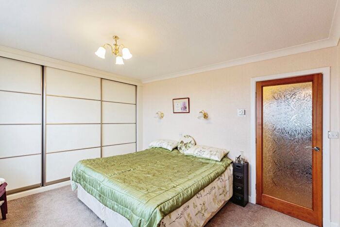 2 Bedroom Flat For Sale In North Promenade, Lytham St. Annes, Lancashire, FY8