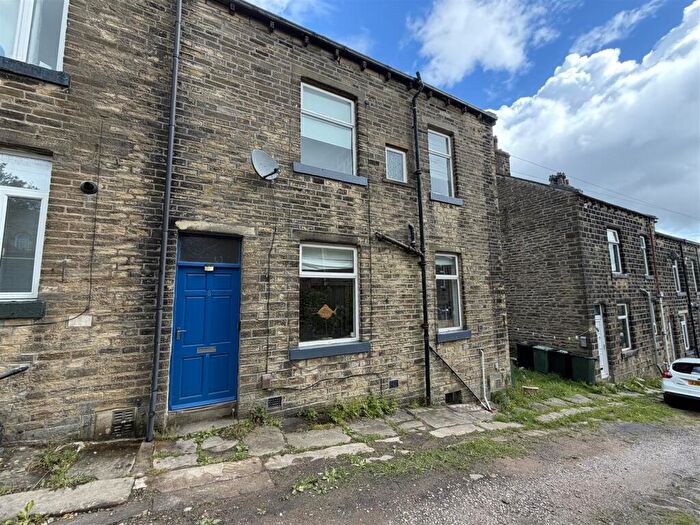 3 Bedroom End Of Terrace House For Sale In Pink Street, Haworth, Keighley, BD22