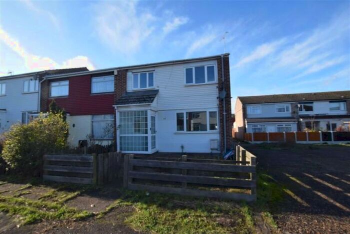 3 Bedroom End Of Terrace House To Rent In The Willows, Basildon, Essex SS13