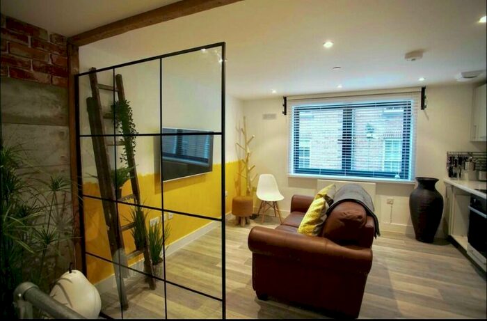 1 Bedroom Flat To Rent In Upper Hinton Road, Bournemouth, Dorset, BH1