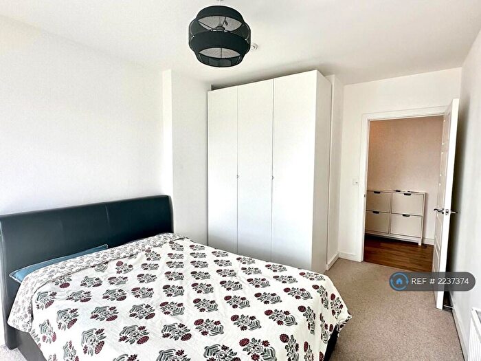 1 Bedroom Flat To Rent In Bawley Court, London, E16