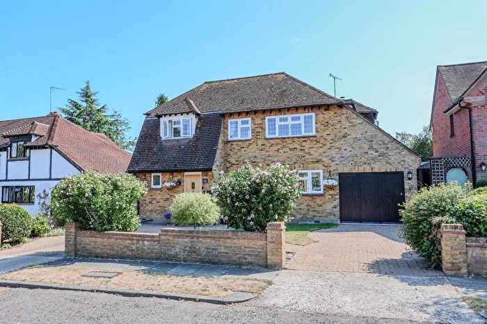 5 Bedroom Detached House For Sale In Warren Road, Leigh-On-Sea, SS9