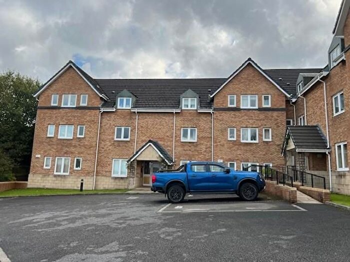 2 Bedroom Flat For Sale In Javelin Close, Idle, Bradford, BD10
