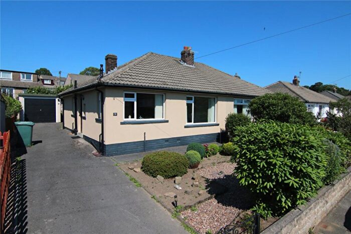 2 Bedroom Bungalow For Sale In Aireville Drive, Silsden, BD20