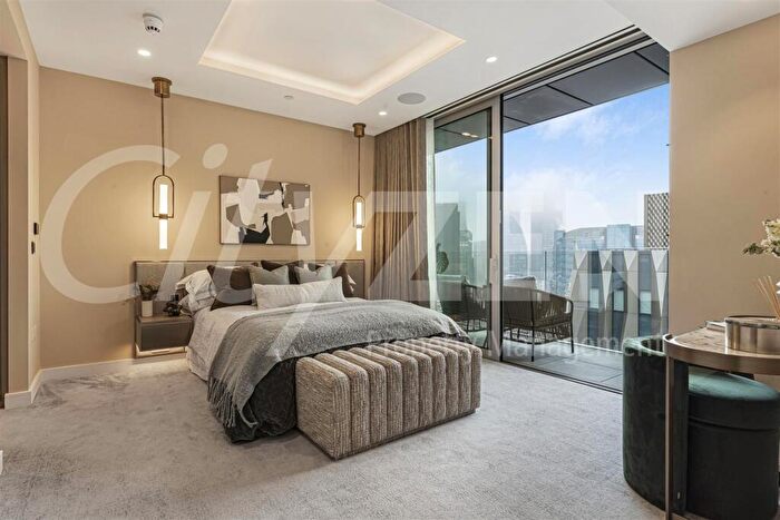 3 Bedroom Flat To Rent In The Haydon, Minories, London, EC3N