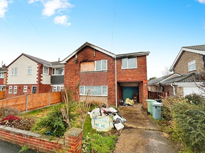 4 Bedroom Semi Detached House For Sale In Hawksdale Close, Grantham, Grantham, NG31