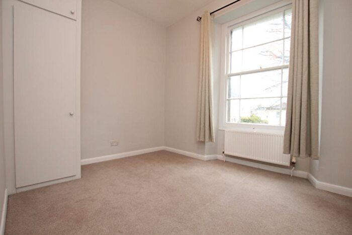 2 Bedroom Apartment To Rent In Chertsey Road - Redland, BS6
