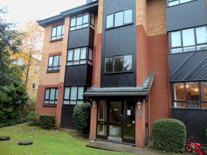 1 Bedroom Flat To Rent In Bycullah Road, Enfield, EN2