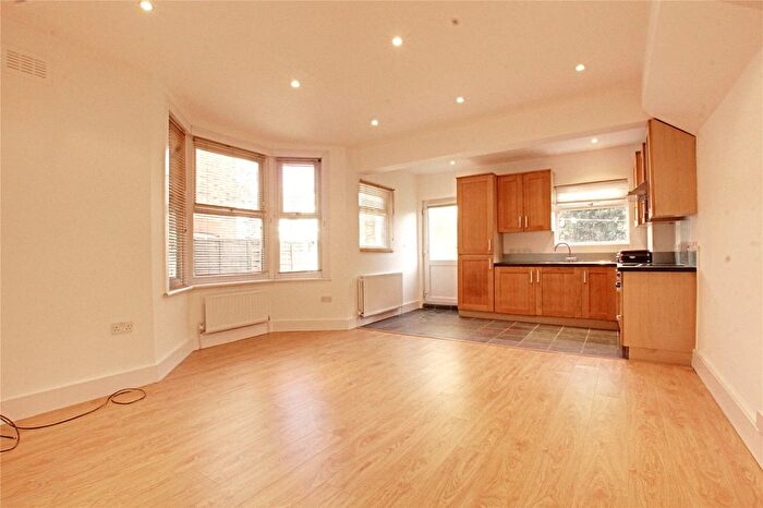 2 Bedroom Flat To Rent In Church Lane, London, N8