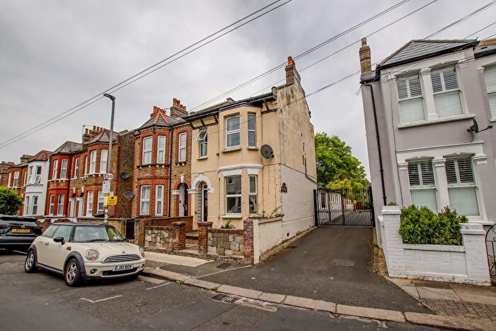 4 Bedroom End Of Terrace House To Rent In Himley Road, Tooting, London, SW17