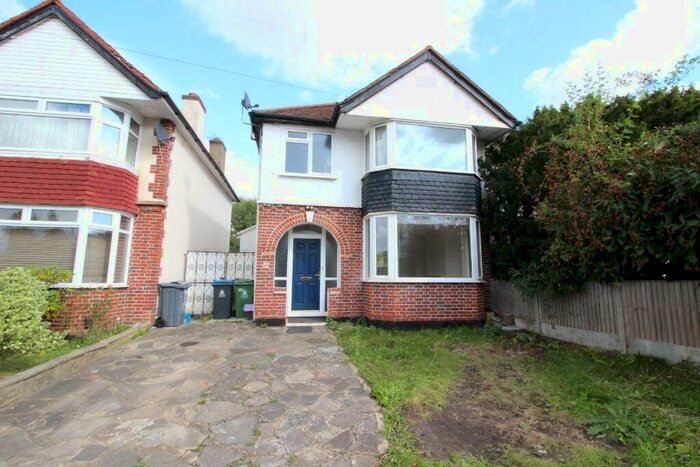 3 Bedroom Detached House To Rent In Manor Drive North, Worcester Park, Surrey, KT4