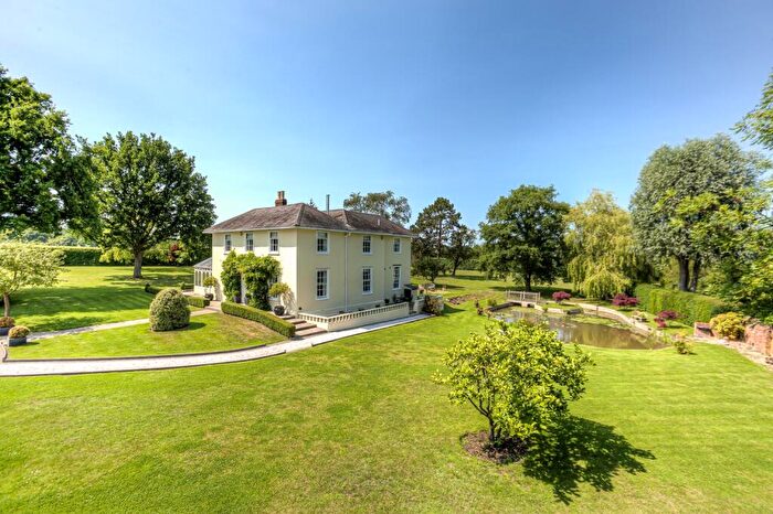 4 Bedroom Detached House For Sale In Hay Green Lane, Blackmore, CM4