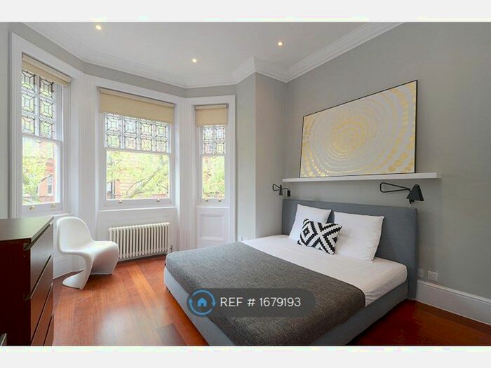 2 Bedroom Flat To Rent In Sloane Gardens, London, SW1W