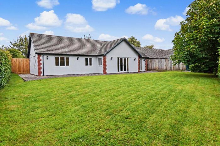 4 Bedroom Detached Bungalow For Sale In Canna Park Drive, EX21