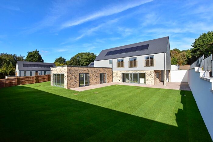 4 Bedroom Detached House For Sale In Three Acres, Toms Lane, WD4