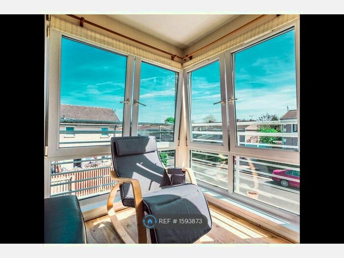 2 Bedroom Flat To Rent In Saughton Mains Gardens, Edinburgh, EH11