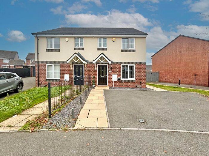 3 Bedroom Semi-Detached House For Sale In Deer Park Drive, Birmingham, B42