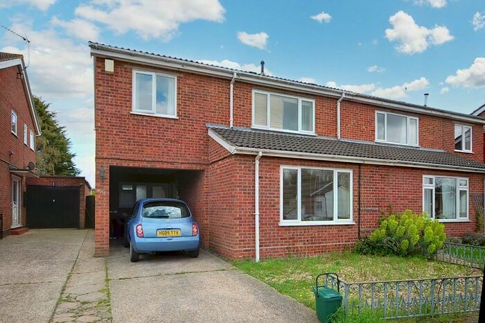 5 Bedroom Semi-Detached House To Rent In Vanessa Drive, CO7