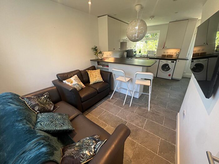 5 Bedroom House To Rent In Leahurst Crescent, Harborne, West Midlands, B17