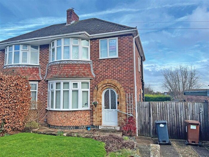 3 Bedroom Semi Detached House For Sale In Silverton Road, Loughborough, LE11