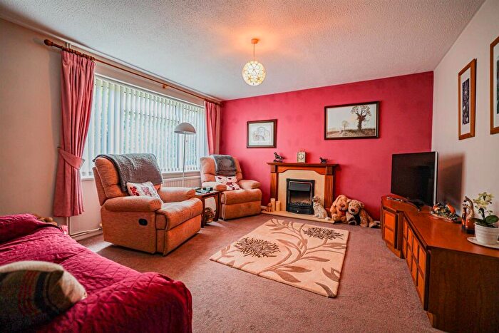 4 Bedroom Detached House For Sale In Bramfield Place, Hemel Hempstead, HP2