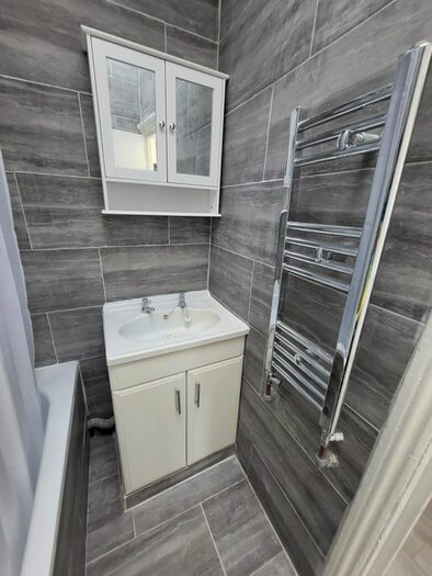 2 Bedroom Flat To Rent In Telegraph Mews, Ilford, IG3