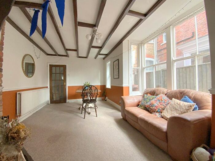 3 Bedroom Terraced House For Sale In Welholme Road, Grimsby, DN32