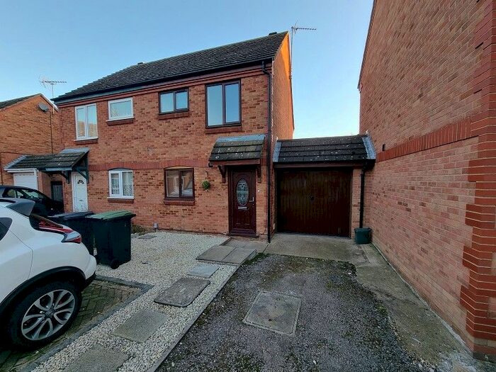 2 Bedroom Semi-Detached House To Rent In Bradfield Close, Rushden, Northamptonshire. NN10