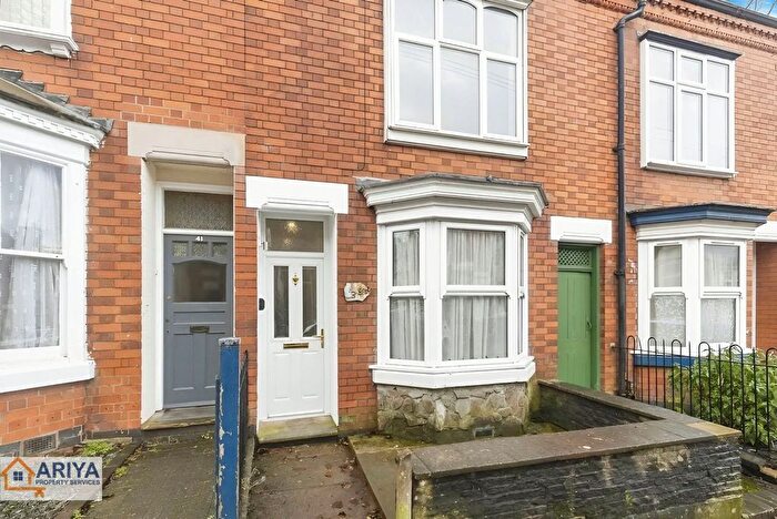 3 Bedroom Terraced House To Rent In Lorne Road, Clarendon Park, Leicester, LE2