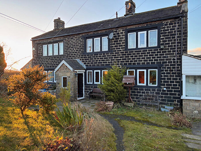 2 Bedroom Terraced House To Rent In Lee Side, Lee Cross, Diggle, OL3