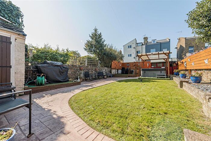 7 Bedroom Detached House For Sale In Osborne Road, Broadstairs, CT10